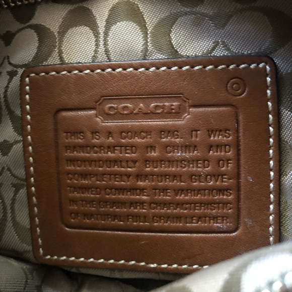 Small brown leather coach shoulder/wristlet bag - Picture 5 of 7